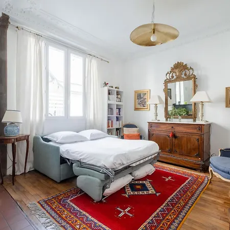 Veeve - Eminent Grace Apartment